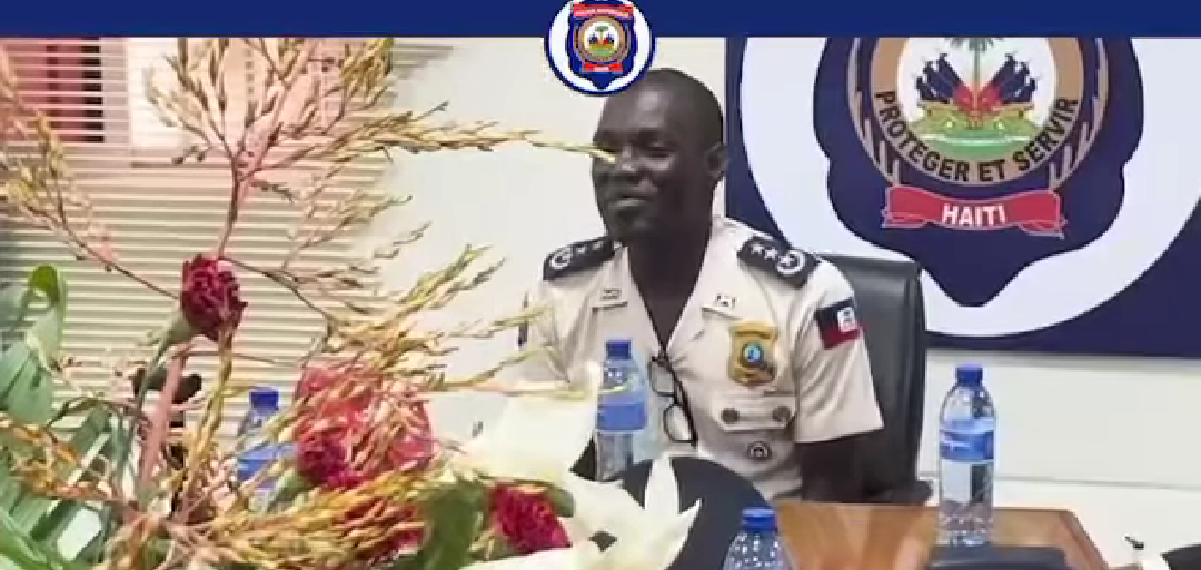 Haïti : Le DG de la PNH, Vladimir Paraison, distingué par ses pairs de la première promotion