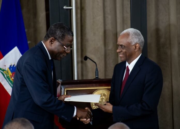 Haïti : Le Comité de la Conférence nationale remet le projet de nouvelle Constitution au Conseil Présidentiel de Transition